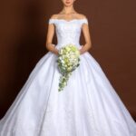 Traje de Novia perfecto para un Matrimonio Religioso con un Elegantìsimo Escote a Barca