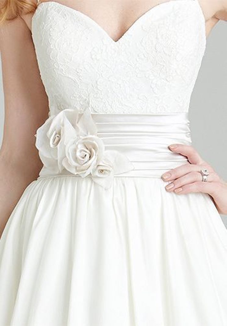 Religioso Efectivamente Pequeño Cinturón de raso con flores para vestidos de novia y complementos de  ceremonia online - Sposamore
