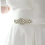Cinturón para vestidos de novia elegantes Barato en satèn con adornos de pedrería venta online Italia