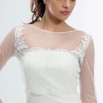 Elegante chaquetas de novias de tul y encaje con cierre de cremallera y botones a precio económico con mangas tres cuartos.