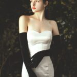 Guantes largos y elegantes de satén negro para noche o ceremonia en venta online