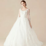 Princess wedding dress in organza and lace with sweetheart neckline