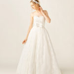 Romantic A-line wedding dress in organza lace and satin with sweetheart neckline