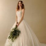 Abito da sposa A-line color avorio in organza con scollo a cuore