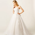 Abito da sposa principesco online con scollo a cuore fatto in organza e raso