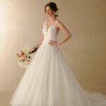 Princess wedding dress in chiffon with V-neck