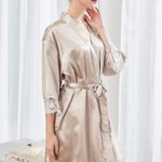 Bride Robe 2021 online prices Wedding bridal robe with belt and lace in silk satin