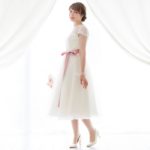 Abiti da sposa corti 2021 semplice per matrimonio civile con scollo a cuore cintura in raso, coprispalle e braccialetto di tulle con pietre scintillanti