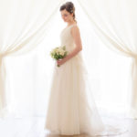 Abiti da sposa rito civile 2020 in organza con corpino drappeggiato scollo a V e piccolo strascico rimovibile