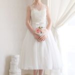 Simple wedding dresses  cheap prices made in organza and lace tea length for weddings in summer