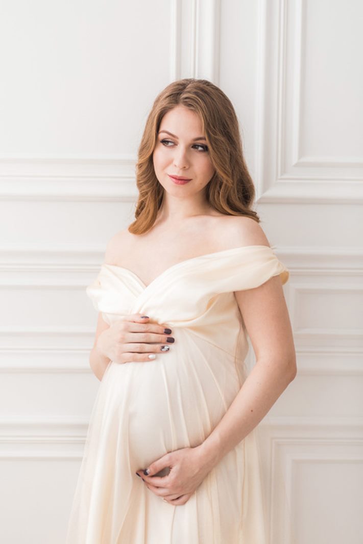 Vestidos elegantes para embarazadas de 7 meses confeccionado en chifòn con  tirantes caídos para la venta en internet precio barato - Sposamore