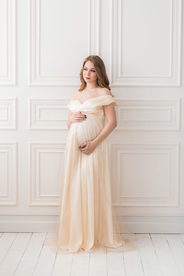 Vestidos elegantes para embarazadas de 7 meses confeccionado en chifòn con  tirantes caídos para la venta en internet precio barato - Sposamore