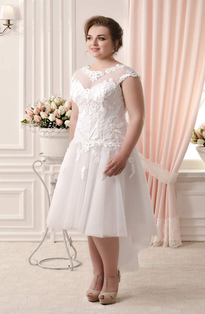 Vestido de novia asimétrico para mujeres de talla grande confeccionado en  satèn, tul y organza, escote corazón - Sposamore