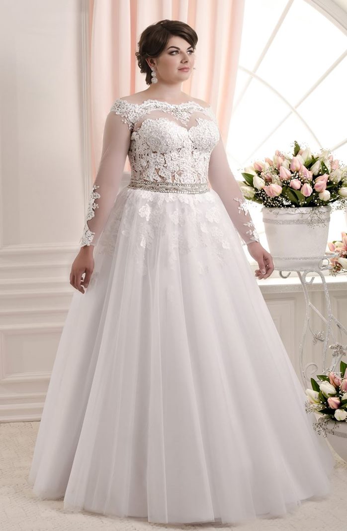 Romántico Vestido de novia corte A para tallas grandes hecho en encaje y  tul outlet de trajes de novias - Sposamore