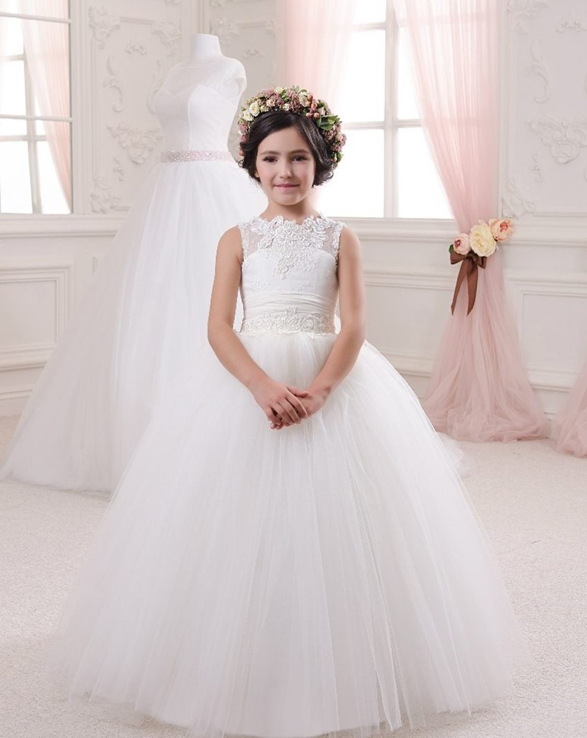 Little girl bridesmaid dress on offer with wide skirt in soft tulle and ...