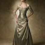 Vestido de novia para la madre de la novia color champán en satén y encaje con chaqueta de tul decorada con encaje