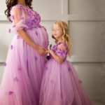 Conjunto de ropa para madre e hija vestidos formales para mujeres embarazadas e hijas hecho en tul con medias mangas abullonadas y decoraciones florales de tela
