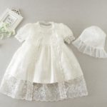 Vestito da Battesimo avorio fatto in raso compreso di cappuccio e mantellina fatte in tulle e pizzo