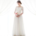 Simple wedding dress in chiffon with off the shoulder short sleeves 2021 collection