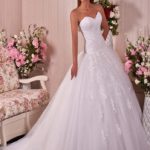 Rimini wedding dresses, Wedding dress for sale at an cheap price A line with a sweetheart neckline