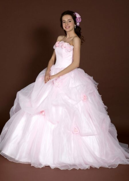 Vestido de novia y ceremonia estilo princesa color salmón confeccionado en  satèn y organza a un precio barato - Sposamore