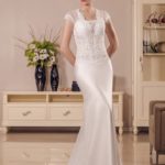 Vestido de novia Caserta a un precio barato estilo sirena confeccionado en satèn elástico con corpiño adornado con encaje bordado