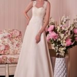 Vestido de novia clásico Pescara personalizado a un precio barato, elaborado en organza con aplicaciones de encaje