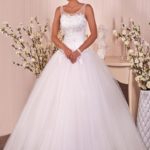 Vestido de novia Trento hecho a la medida estilo princesa, confeccionado en tul y satèn con busto ceñido totalmente bordado