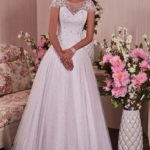 Vestido de novia clásico muy elegante en tul con aplicaciones de encaje de corte A,  precio econòmico de la colección 2021