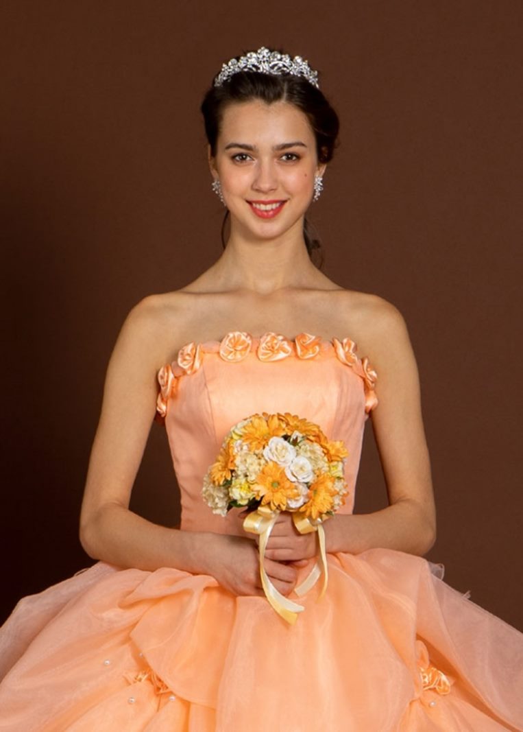 Vestido de novia y ceremonia estilo princesa color salmón confeccionado en  satèn y organza a un precio barato - Sposamore