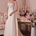 Vestido de novia estilo imperio 2021 confeccionado en chifòn  con busto de escote corazón decorado con pedrería brillante