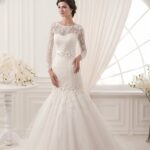 Sensual y elegante vestido de novia estilo sirena con mangas largas y muchas decoraciónes florales para bodas de invierno a bajo precio