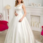 Palma - Vestido de novia de estilo clásico a la medida para boda en la iglesia muy tradicional de la colección nupcial 2021