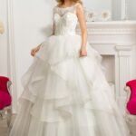 Tendencias en vestidos de novia 2021 corte A confeccionado en tul y encaje con forro de satèn