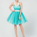 Elegante vestido corto bicolor para jòvenes confeccionado en tul con forro de satèn tendencias 2021