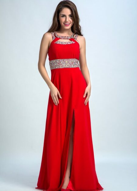 C1363 Vestido largo de tul color rojo con faja y piedras r…