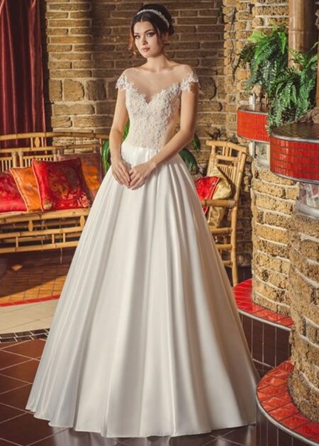 Vestido de novia corto delante y largo detras 2021 muy elegante  confeccionado en encaje con tirantes, escote en V, falda amplia asimétrica