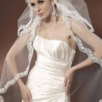 Oferta outlet online velo de novia de longitud media con borde de encaje confeccionado en suave tul