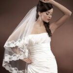 Velo sposa pizzo chantilly con morbido tulle a due strati in vendita online
