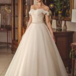 Abito da sposa principessa Sissi con corpetto in pizzo e gonna ampia in tulle