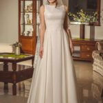Elegant wedding dress for short girls made of lace on the bodice and in satin the long skirt, for sale at a cheap price online