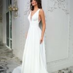 Abito da sposa 2022 dal taglio dritto che ti farà sentire sexy ed elegante