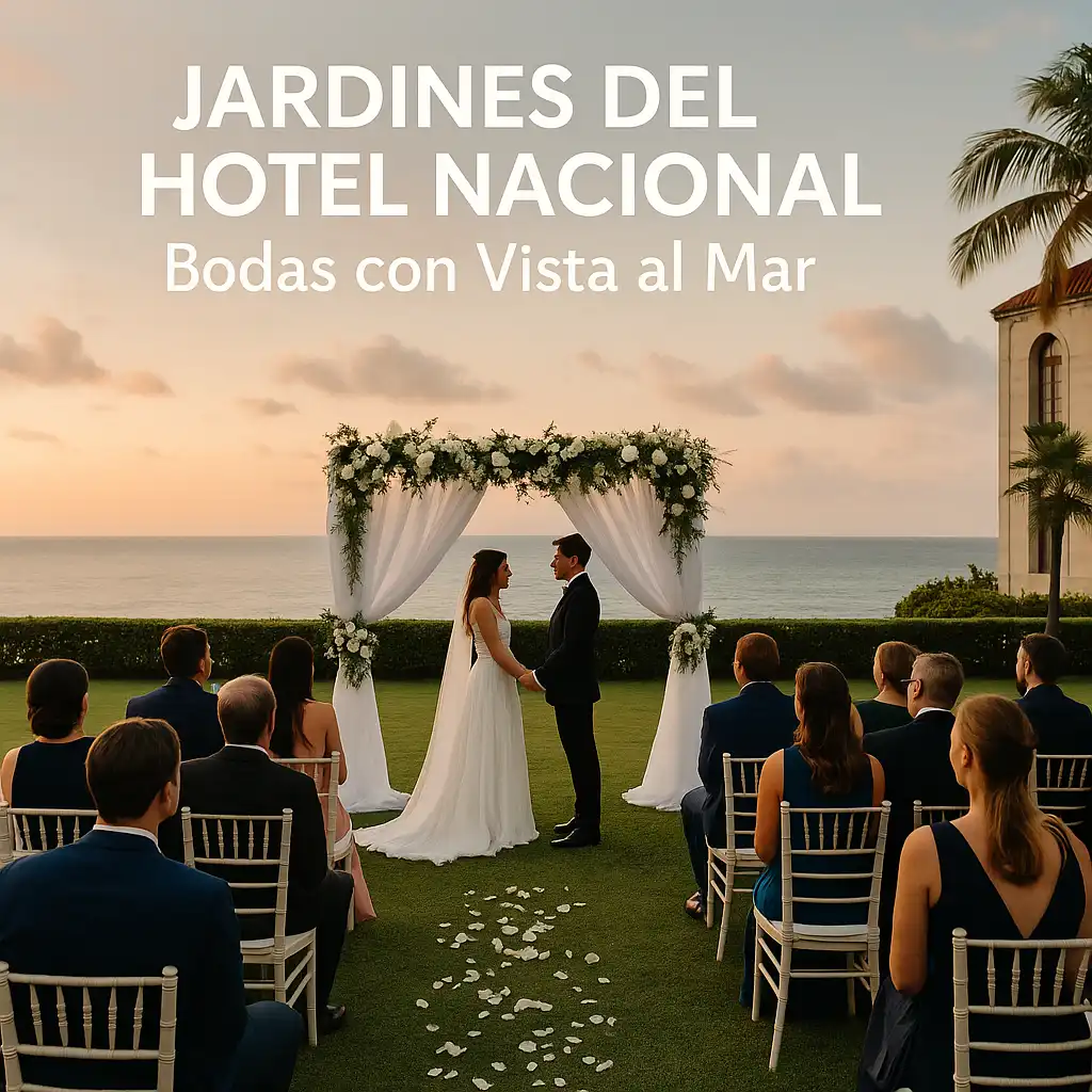 Imagen romántica de los Jardines del Hotel Nacional de Cuba mostrando una ceremonia de boda al atardecer. La pareja está de pie bajo un gazebo blanco decorado con flores, invitados sentados, vista directa al mar y cielo dorado creando un ambiente perfecto.