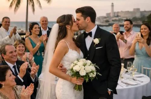 Matrimonio elegante al Hotel Nacional di Cuba con sposi e invitati durante il ricevimento, atmosfera romantica all’Avana